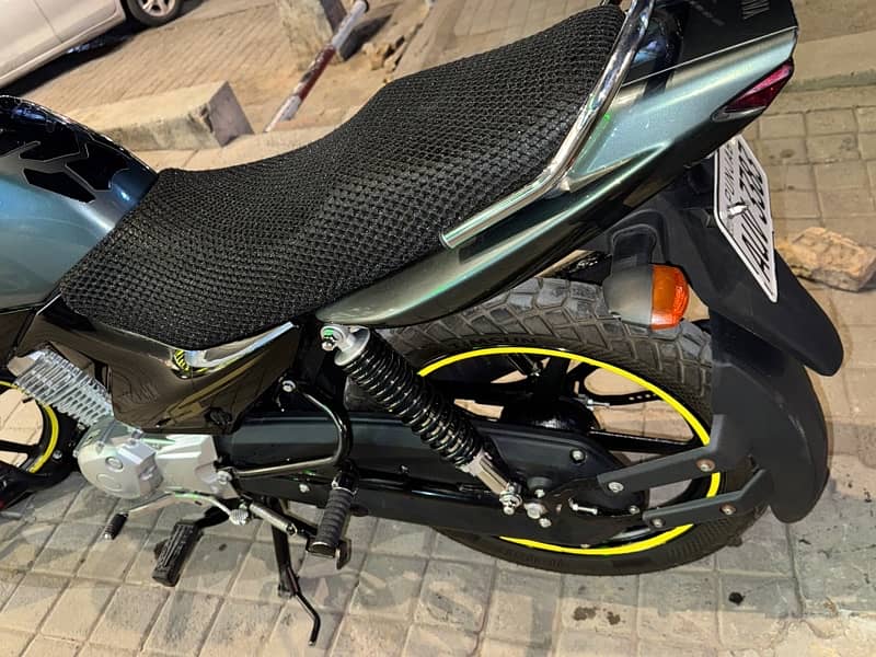 Yamaha YBR 125 Bluish Gray Color 7