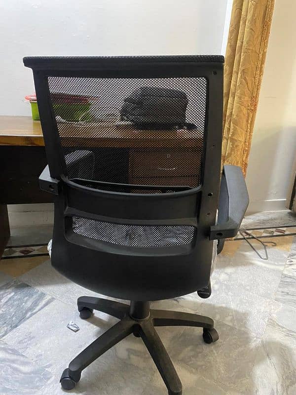 Office Table And Chairs For Sale. 9