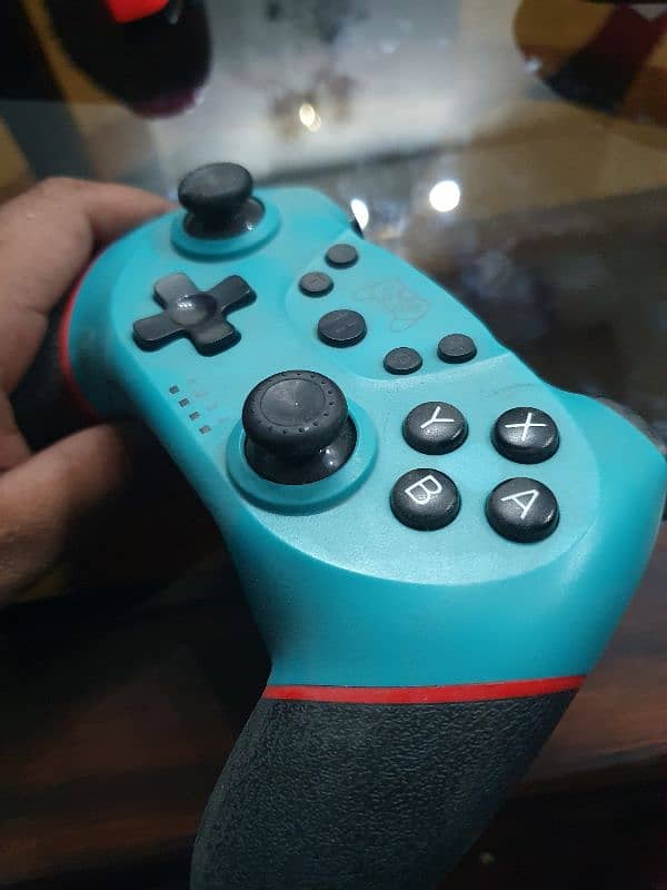 WIRELESS GAMING CONTROLLERS 2