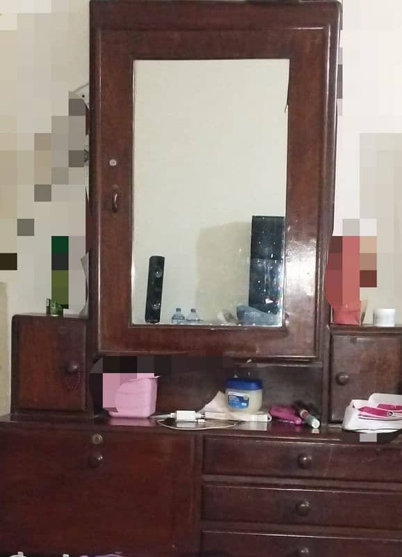 dressing table 0