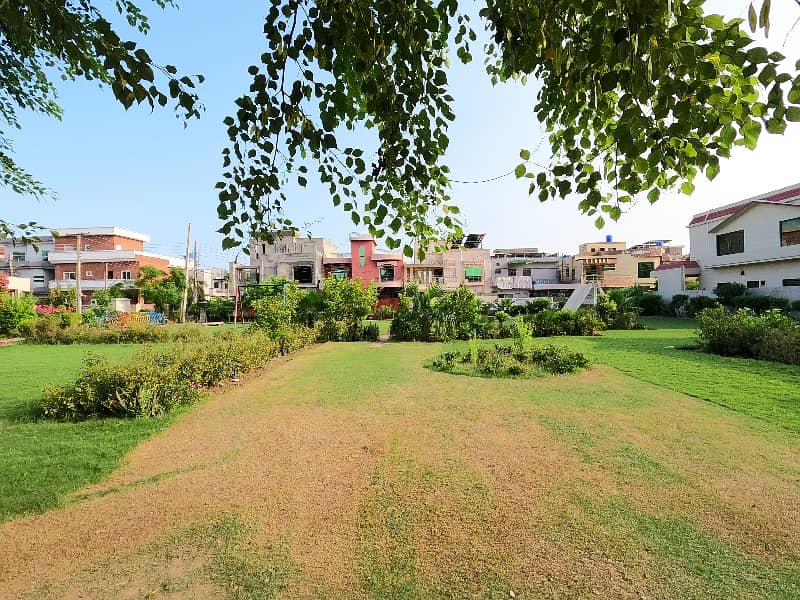 Your Dream 10 Marla House Is Available In Wapda Town Phase 1 - Block J2 6