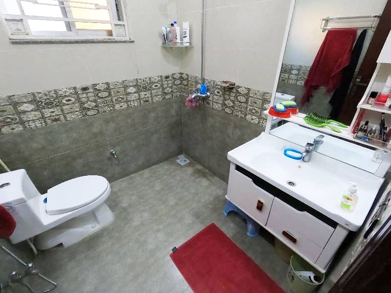 Your Dream 10 Marla House Is Available In Wapda Town Phase 1 - Block J2 16