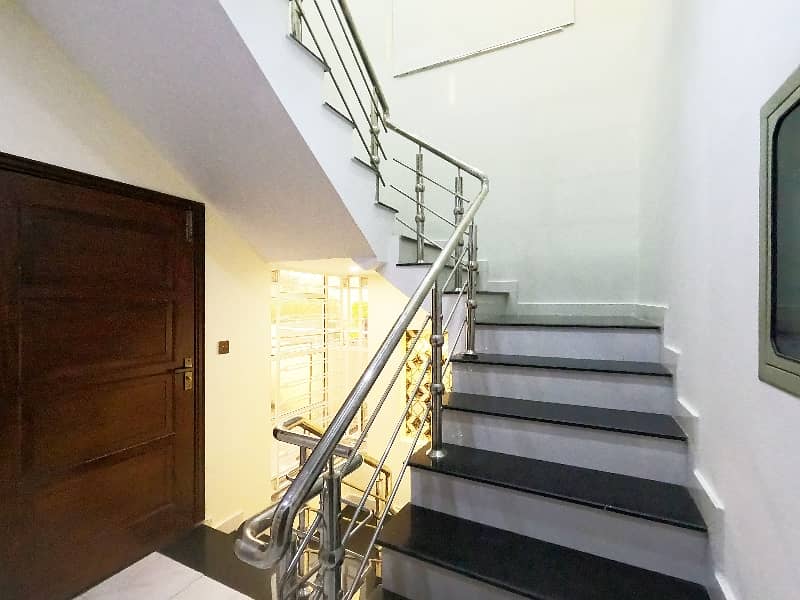 Your Dream 10 Marla House Is Available In Wapda Town Phase 1 - Block J2 33