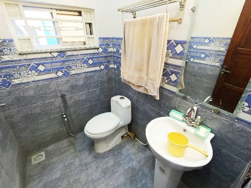 Your Dream 10 Marla House Is Available In Wapda Town Phase 1 - Block J2 36