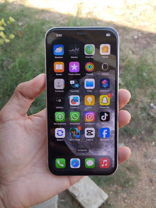 iPhone 13 for sell 5