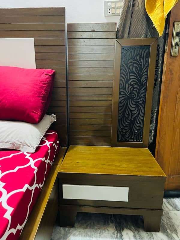 bed  and 2 side table,10 inches double bed mattresses, dressing tble 4
