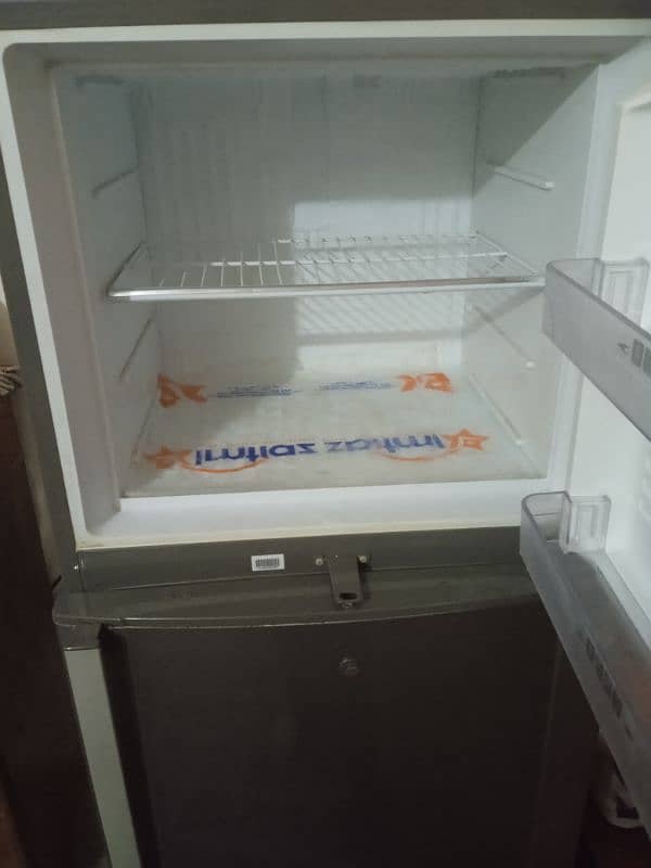 Dawlance Refrigerator with freezer in excellent condition 0
