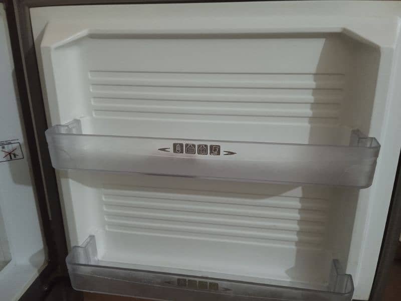 Dawlance Refrigerator with freezer in excellent condition 1