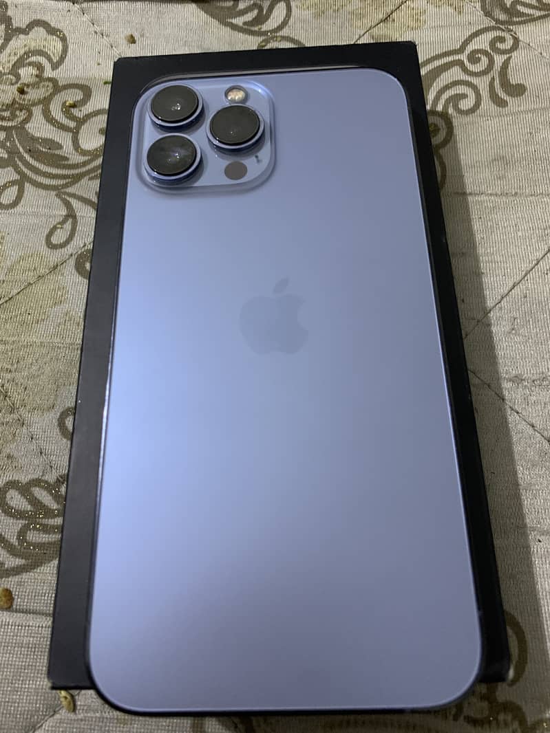 I phone 13 pro max 10/10 4