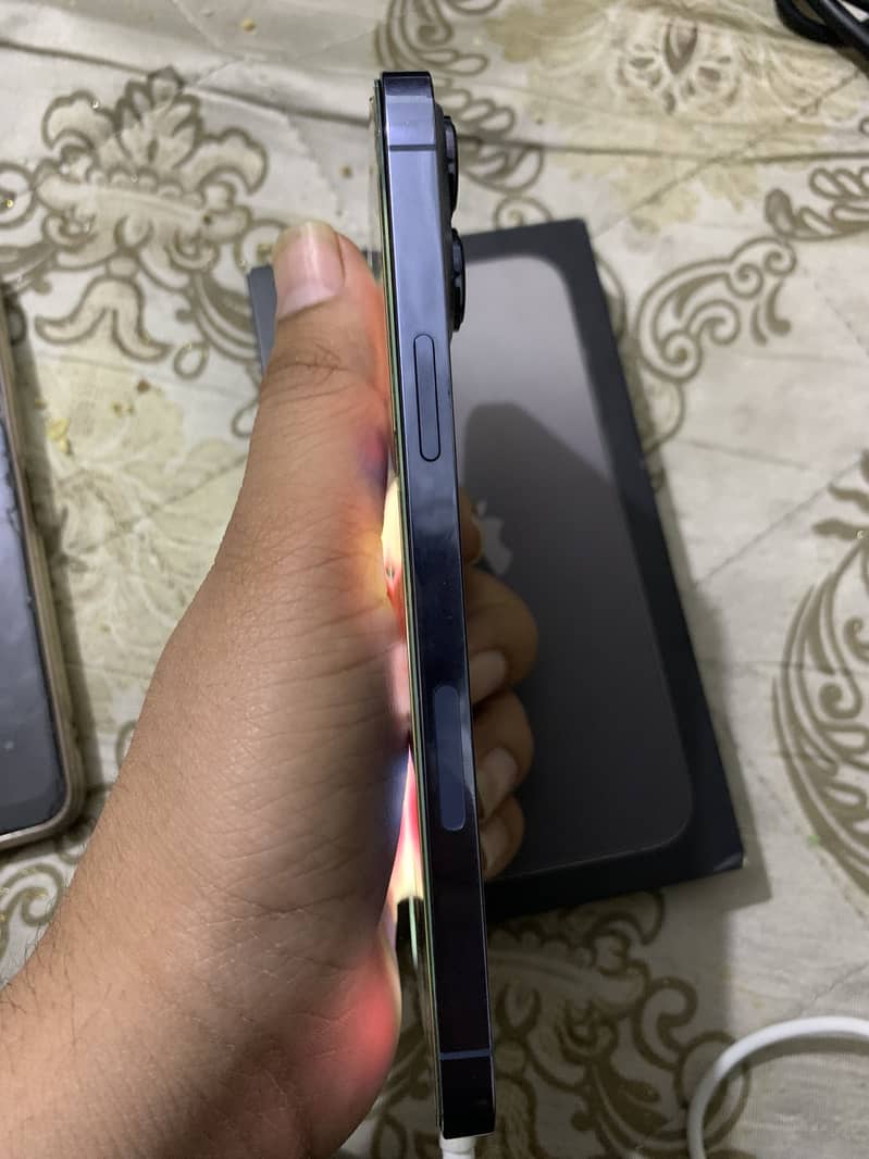 I phone 13 pro max 10/10 6