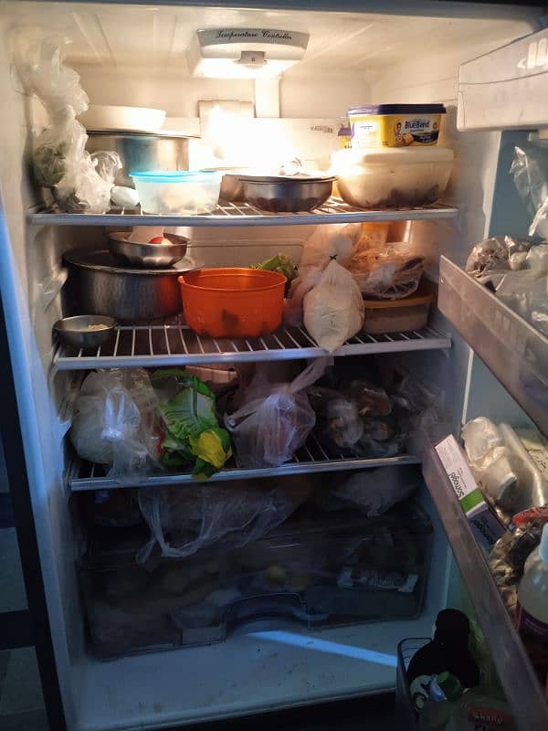Dawlance Refrigerator with freezer in excellent condition 3