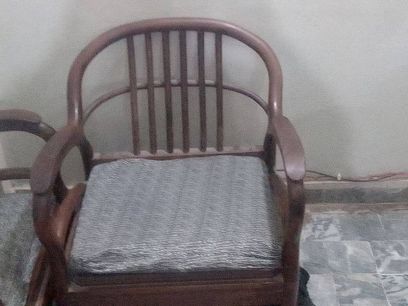 5 seater with center and corners tables 3