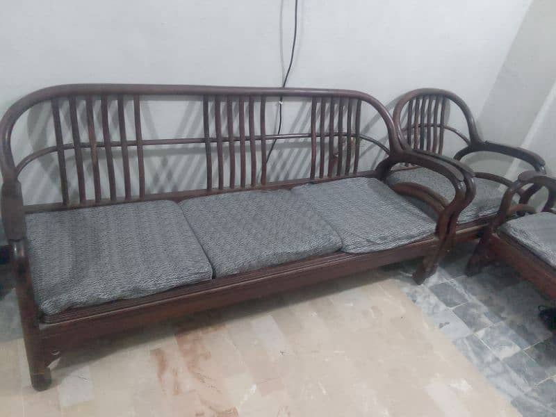 5 seater with center and corners tables 6