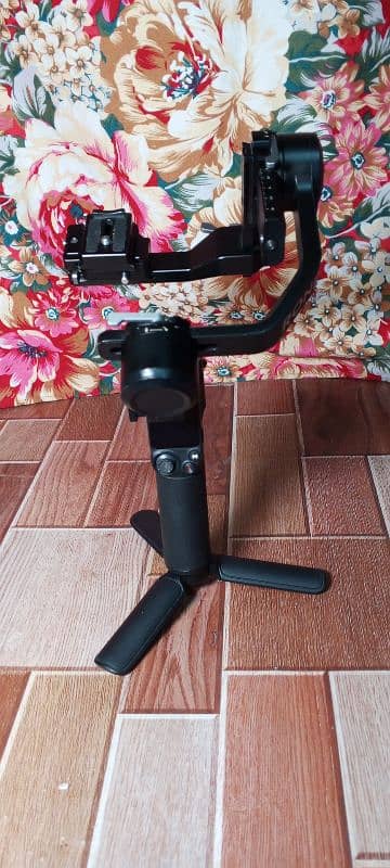 DJI RS3 Mini gimbal 1