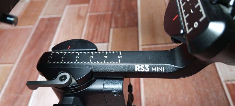 DJI RS3 Mini gimbal 9