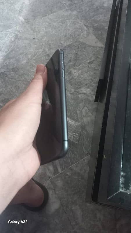 I PHONE 11 JV NON PTA 3