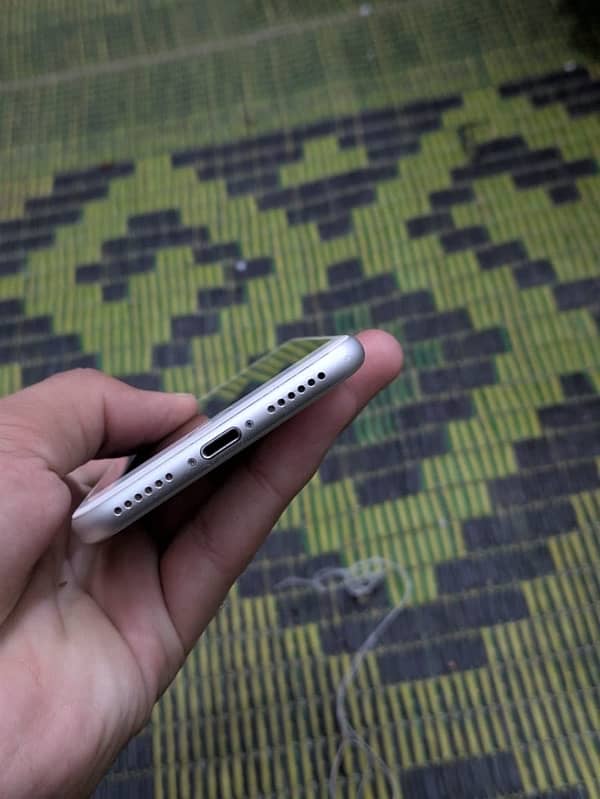 I phone 8 PTA 1