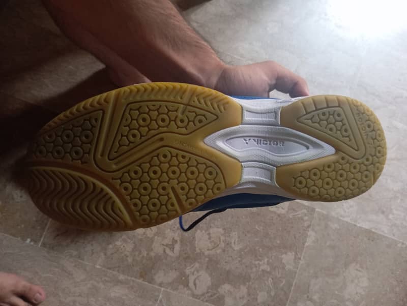 Victor A172 badminton shoes uk 11 with box 7