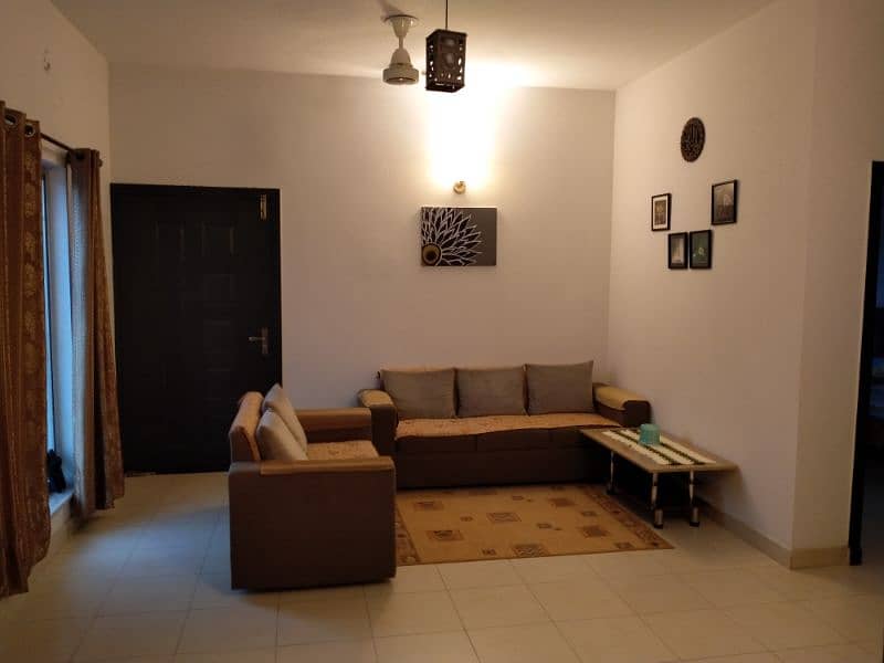 5 seater used sofa set 0