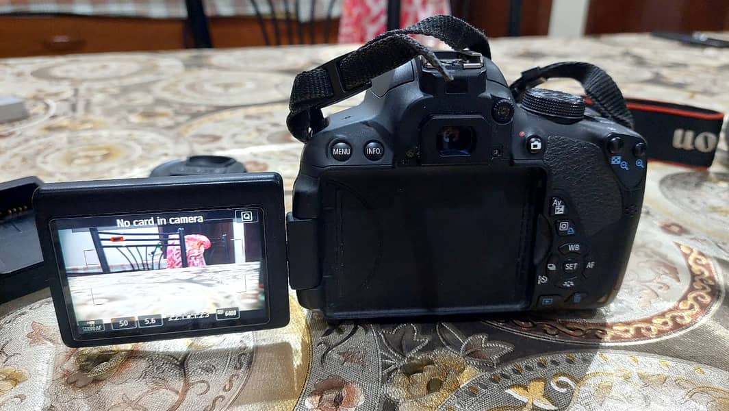 Canon EOS 700D DSLR – Excellent Condition | Single Handed Used 2