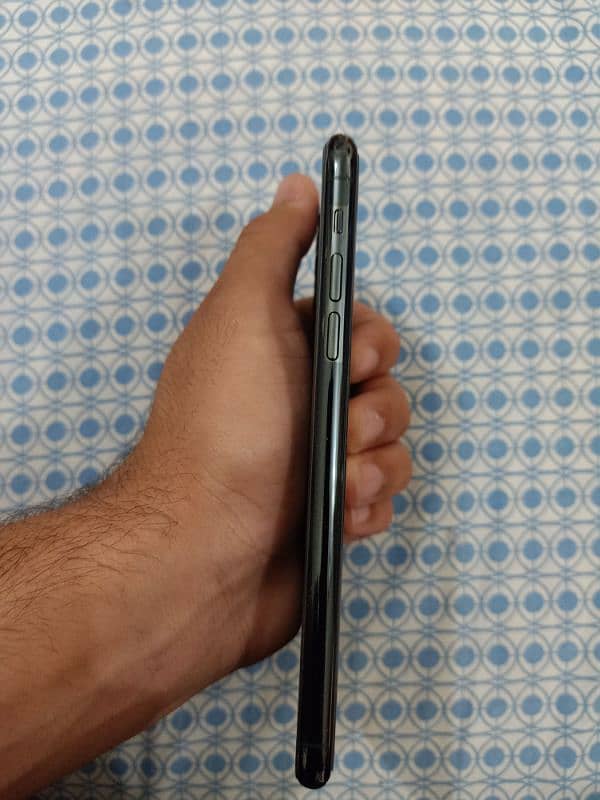 iphone 11 pro max 2