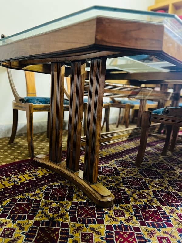Dining table of 8 9