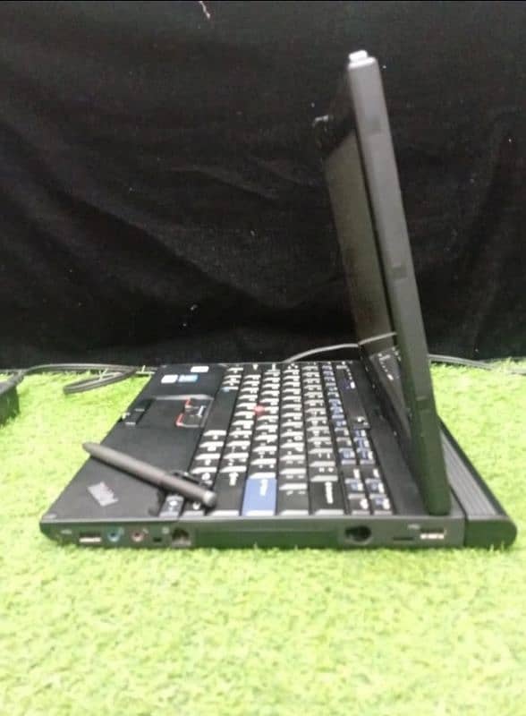 Lenovo ThinkPad X201 Tablet Core i7 | Touchscreen Laptop with Pen 3