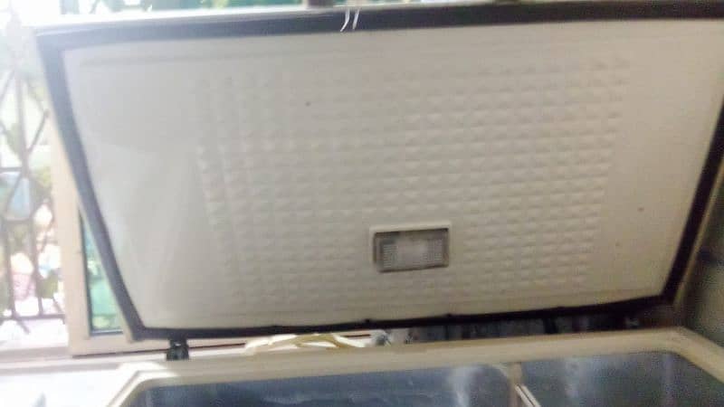 Dawlance deep freezer 0