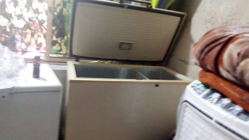 Dawlance deep freezer 3