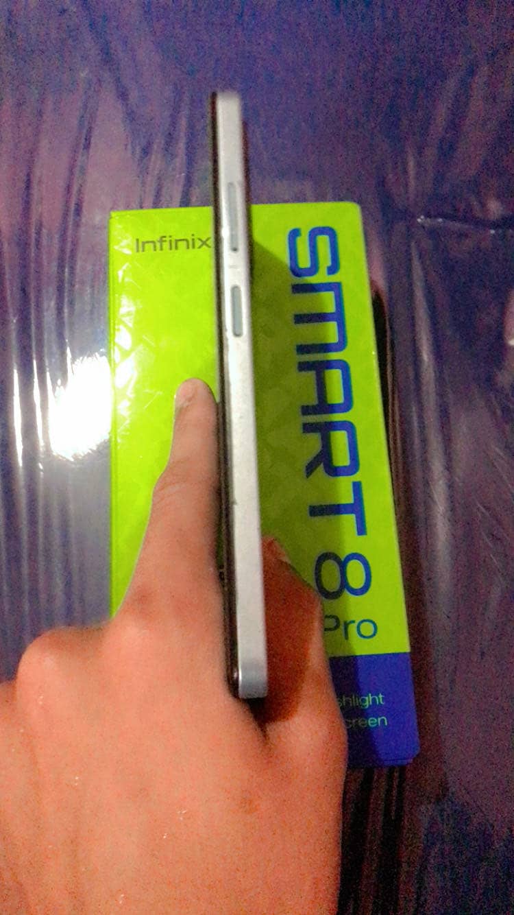 infnix smart 8 pro 4+4 128gb 10/10 approved with box charger fnf 25k 2