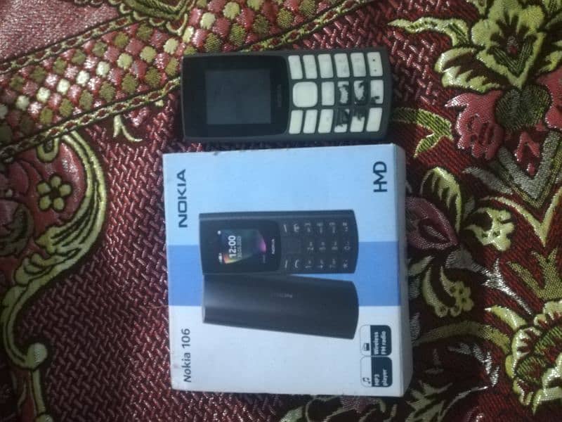 nokia 106 bast mobile call 1 hand use 1