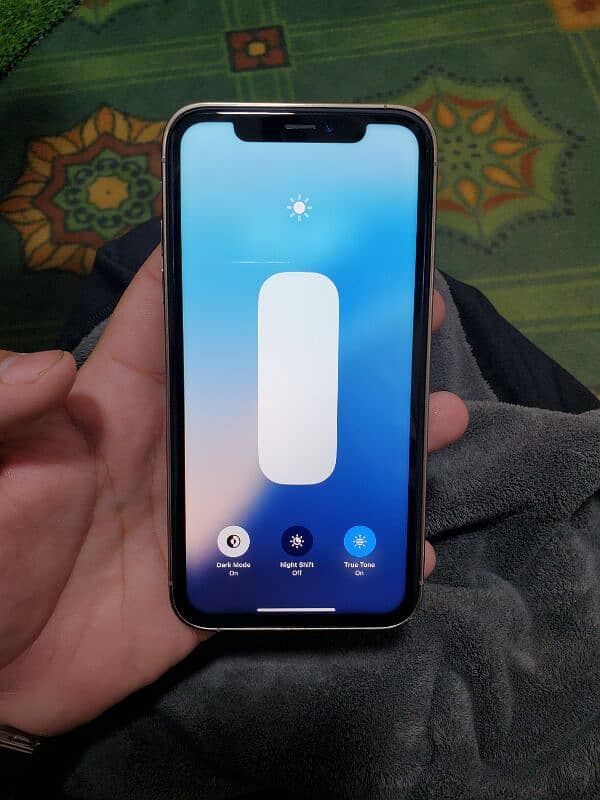 iPhone xr 4