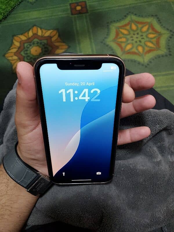 iPhone xr 6