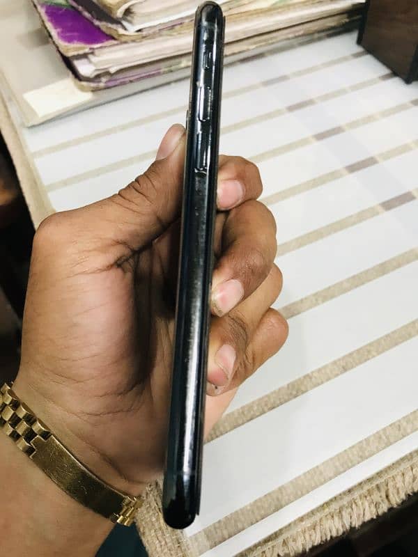 Iphone 11 pro PTA approved 2