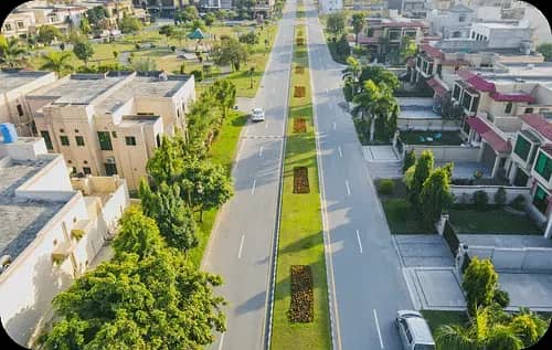 Invest Smart! 5 Marla Possession Plot In Lake City M8-B1 Block 0