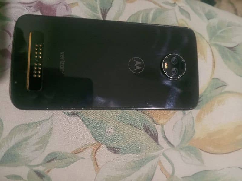 Motorola Z3 play 4/64  beast for gaming 7