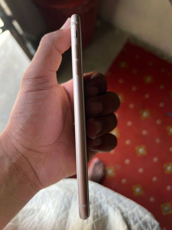 IPHONE 8 PLUS 3