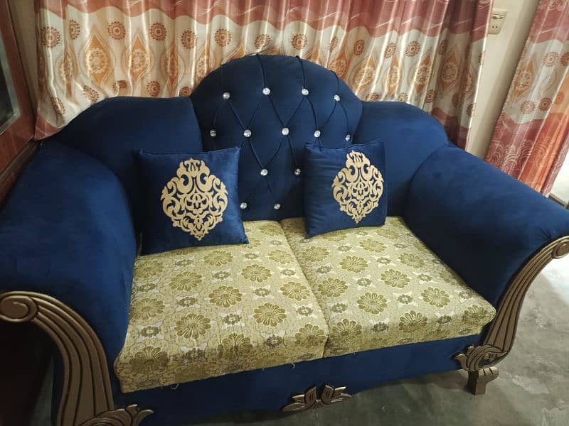 2 month used sofa set 0