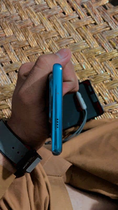 camon 30s 8 256 condition 10 on 10 completely saman 7 month warranty 3