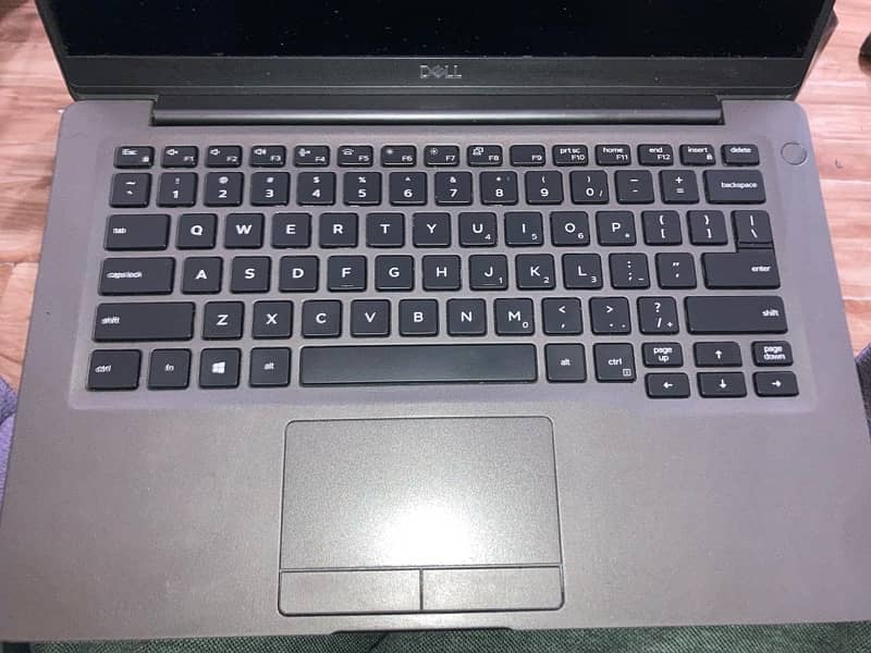 Dell latitude i5 8th gen 8/256gb 0
