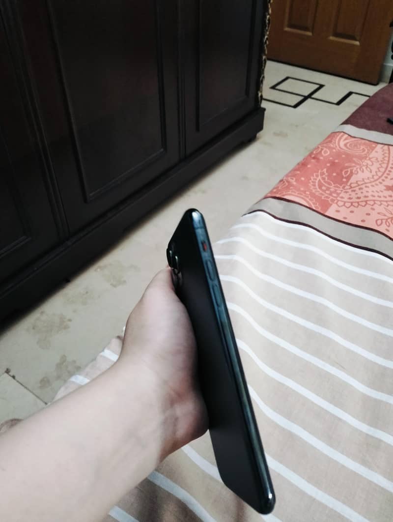 Iphone 11 pro max 5