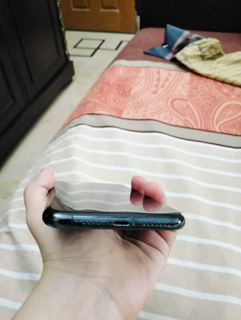 Iphone 11 pro max 6