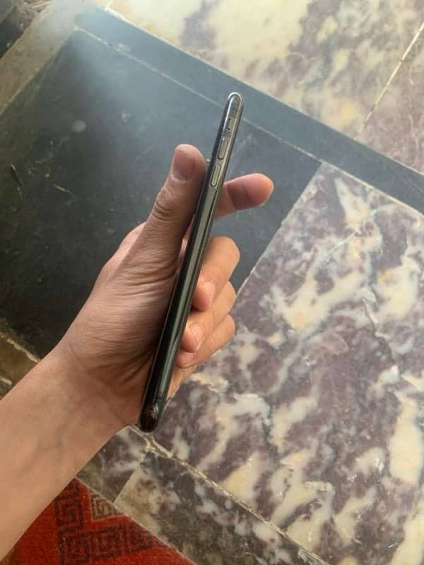 iPhone XS Max non pta 64gb and 82 health condition10/9 3