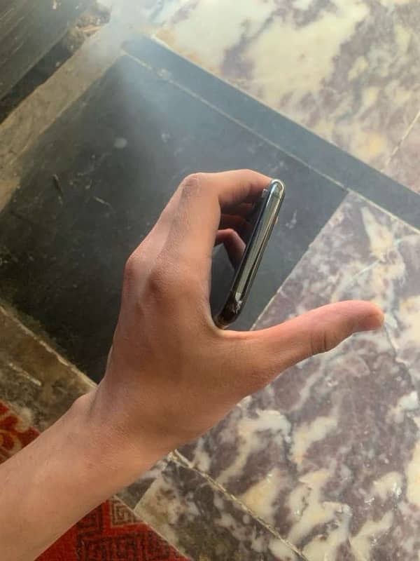 iPhone XS Max non pta 64gb and 82 health condition10/9 5