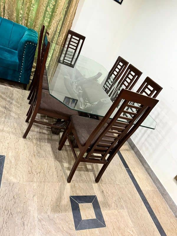8 seater dinning table 0