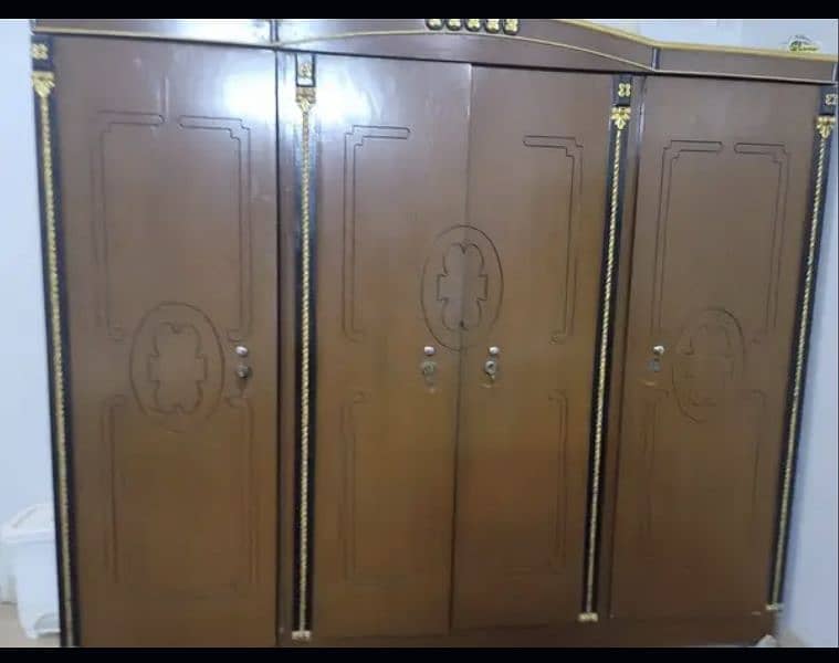 4 door  wardrobe 1