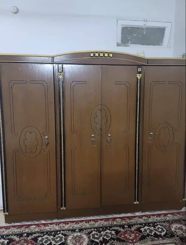 4 door  wardrobe 2