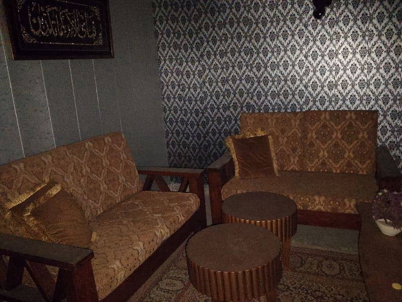 Elegant Wooden Sofa Set with Round Table – Classic Royal Look 1