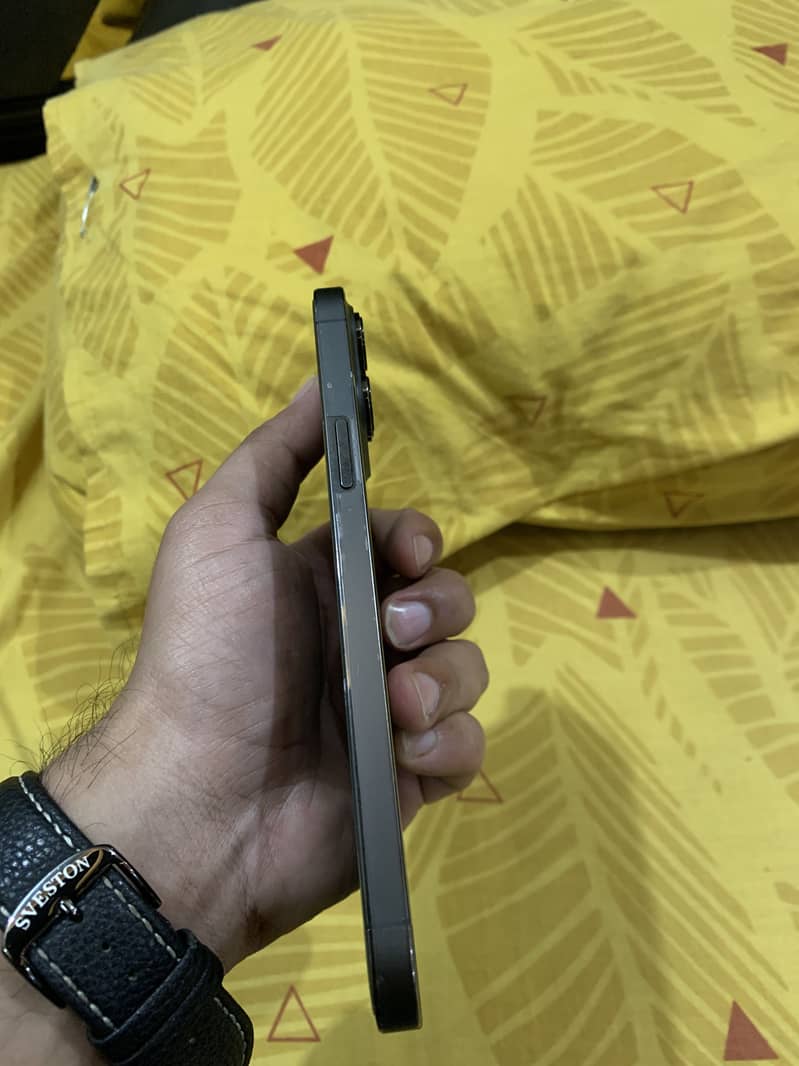 iPhone 13 pro max, 128gb, factory unlock 1