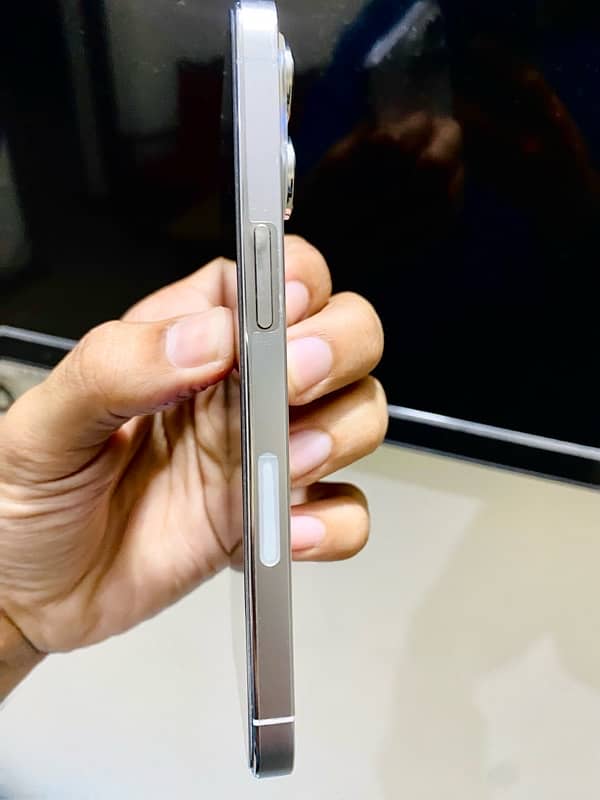 Iphone 13pro Non Pta  factory unlocked 5